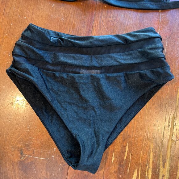 Shaycation x REVOLVE Bikini Set RARE XS - Picture 4 of 8